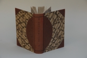 <h5>Morceaux choisis</h5><p>De Châteaubriand
Toile papier, décor et coins
titré au noir de fumée sur dos et plats de couverture.
In 12</p>