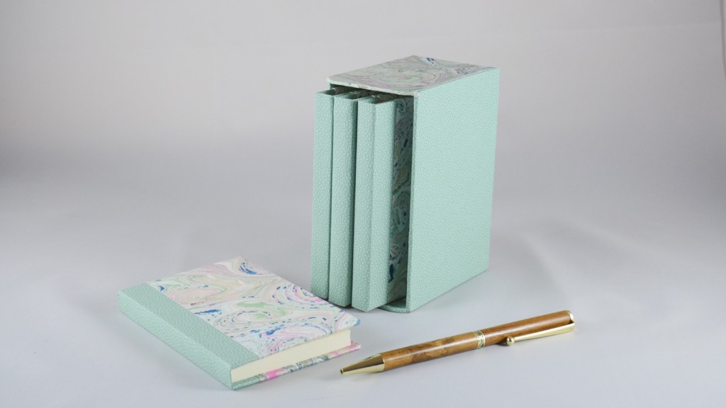 Coffret 4 mini livres Bleu clair/papier marbré – L'Atelier du Coin …